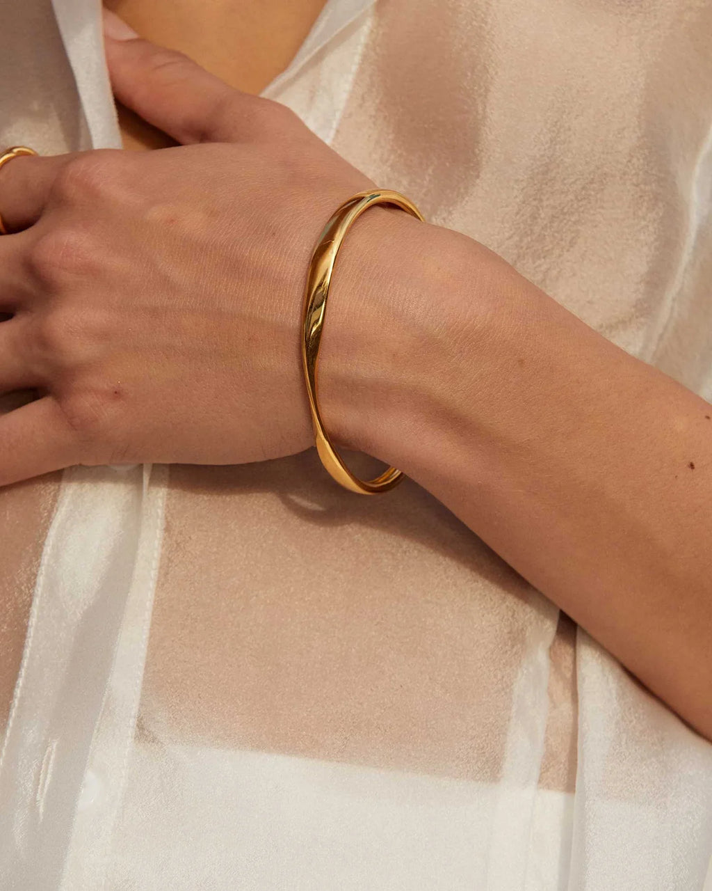 FOLD BANGLE