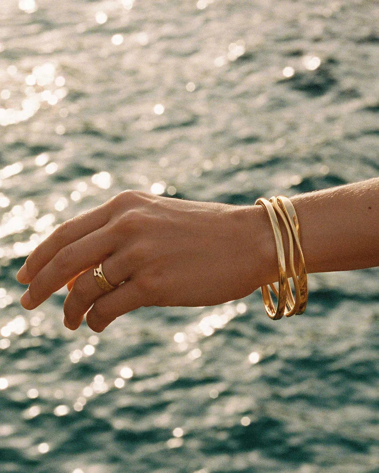 FOLD BANGLE